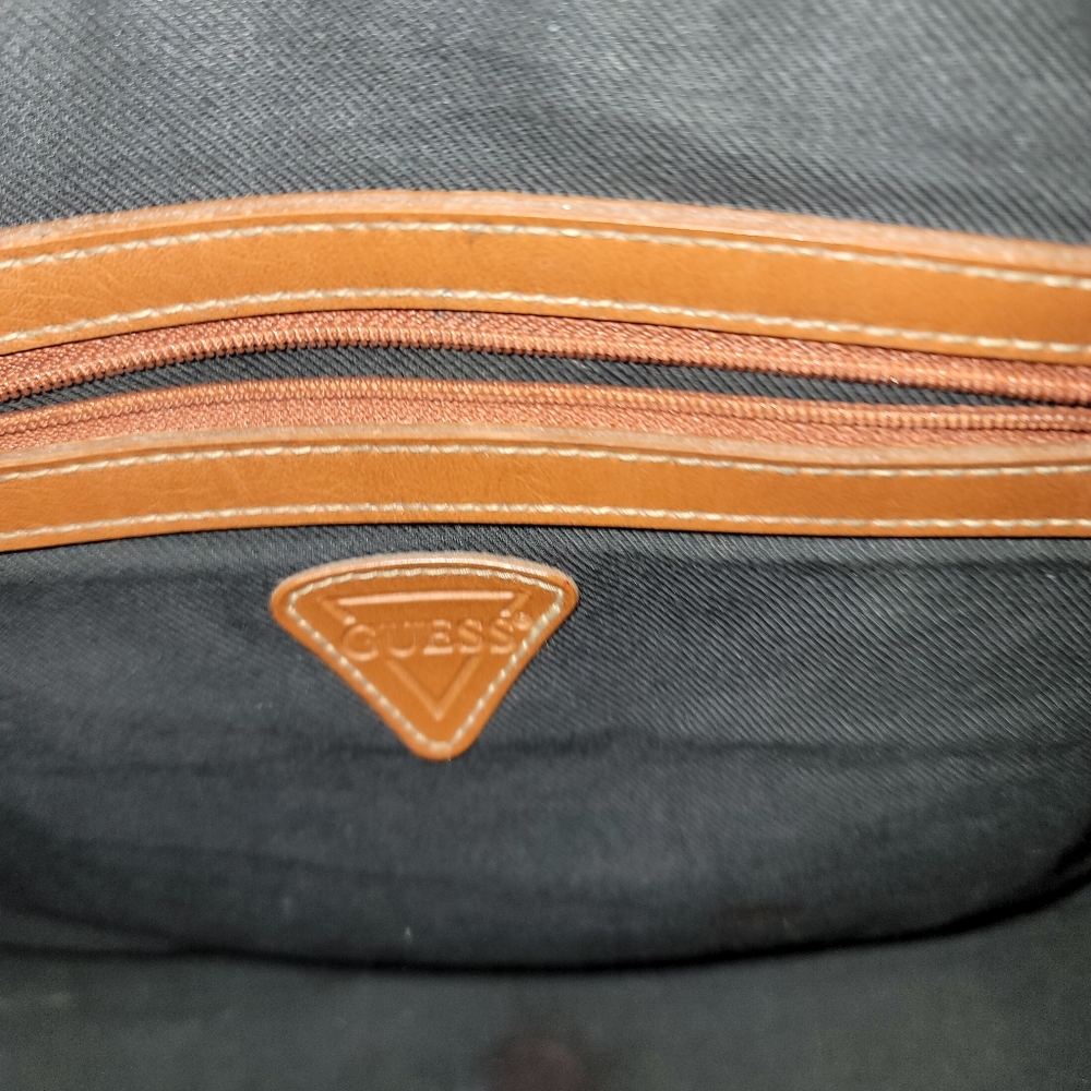 Guess purse - Picture 12 of 14